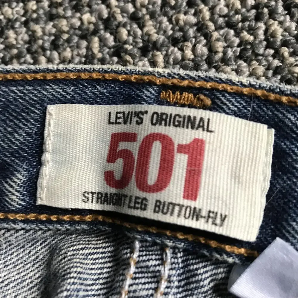 levis 501 38x30 button fly‎